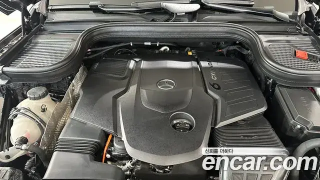 Mercedes-Benz GLS-Class 2025 — Photo 13/19