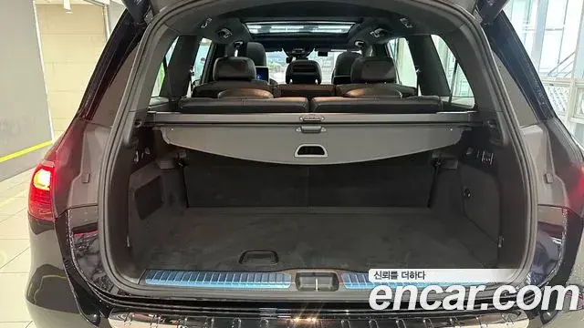 Mercedes-Benz GLS-Class 2025 — Photo 10/19