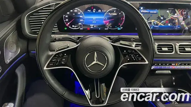 Mercedes-Benz GLS-Class 2025 — Photo 14/19
