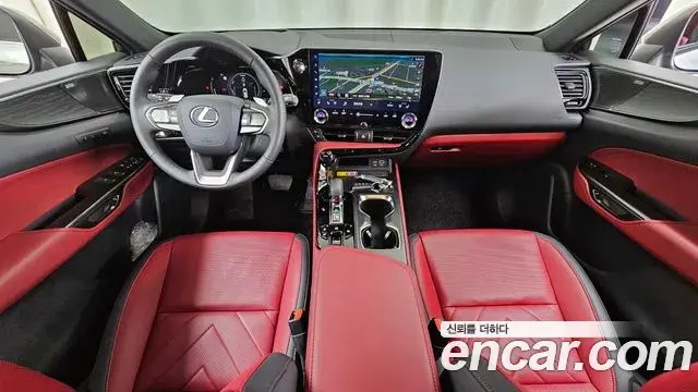 Lexus NX350h 2025 — Photo 21/32