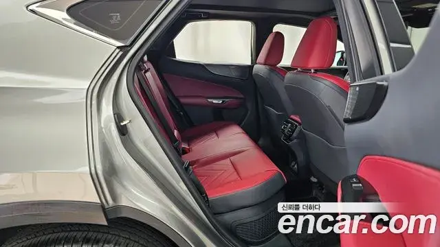Lexus NX350h 2025 — Photo 12/32