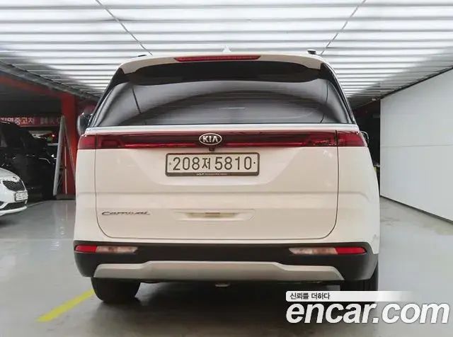 Kia Carnival 2021 — Photo 2/20