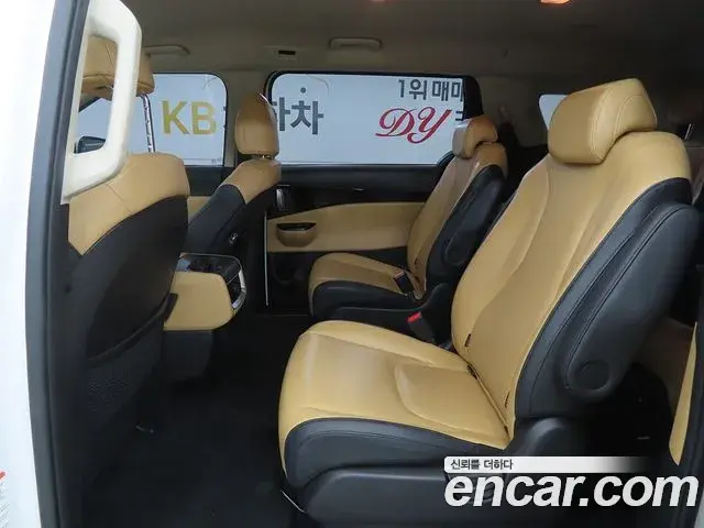 Kia Carnival 2021 — Photo 5/20