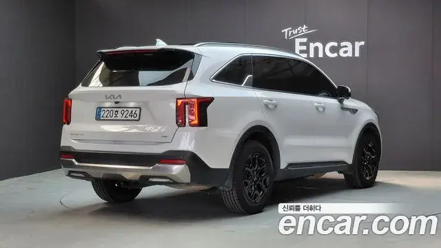 Kia Sorento 2023 — Şəkil 18/33