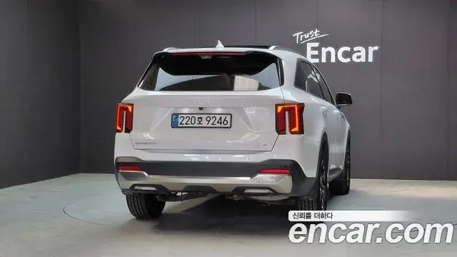 Kia Sorento 2023 — Şəkil 10/33