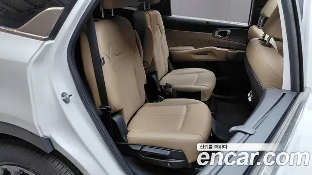 Kia Sorento 2023 — Şəkil 31/33