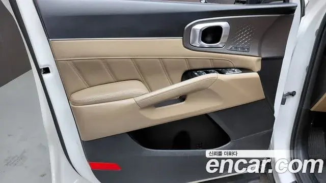 Kia Sorento 2023 — Şəkil 27/33