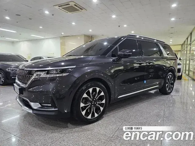 Kia Carnival 2020 — Фото 1/20