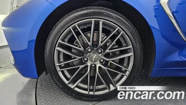 Genesis G70 2018 — Photo 25/37