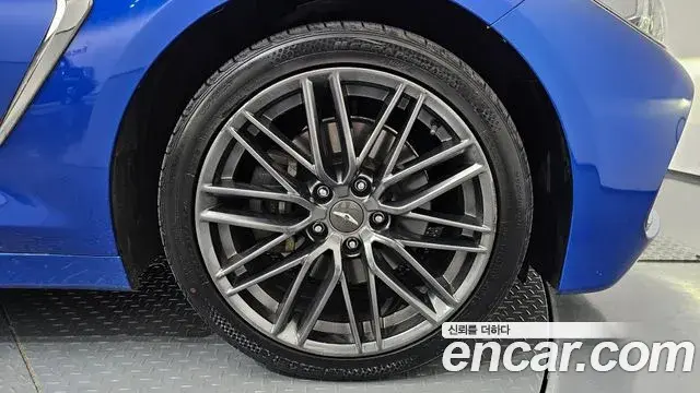 Genesis G70 2018 — Photo 7/37