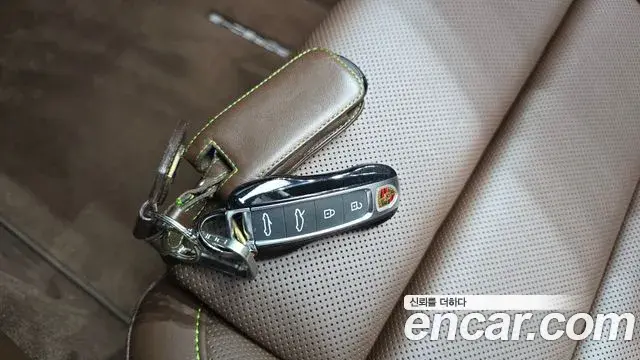Porsche 911 2022 — ფოტო 8/31