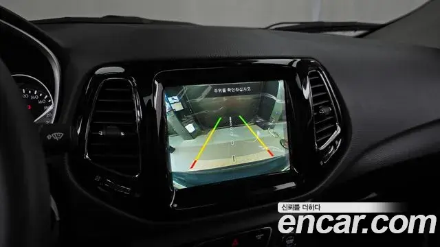 Jeep Compass 2018 — Şəkil 13/20