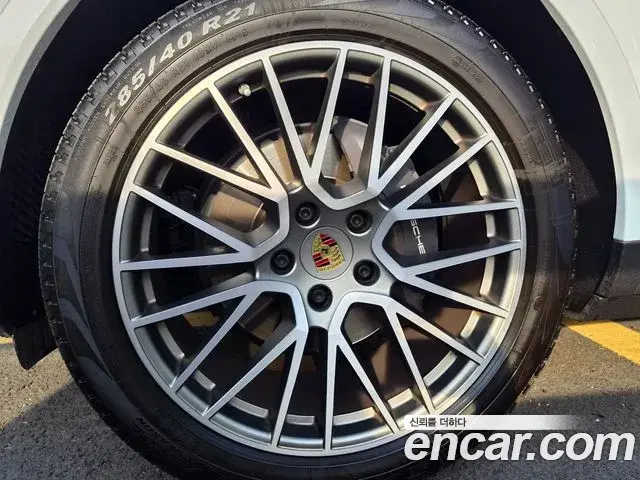 Porsche Cayenne 2022 — Photo 15/20