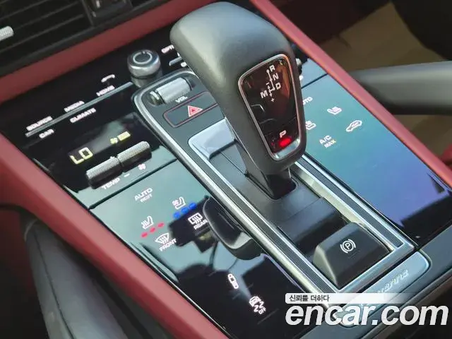 Porsche Cayenne 2022 — Photo 16/20