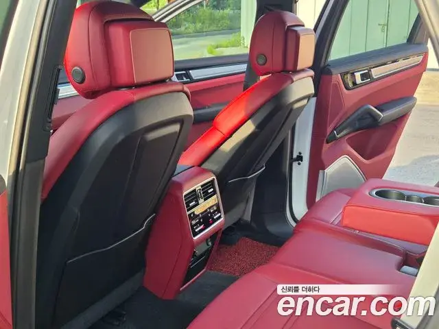 Porsche Cayenne 2022 — Photo 5/20