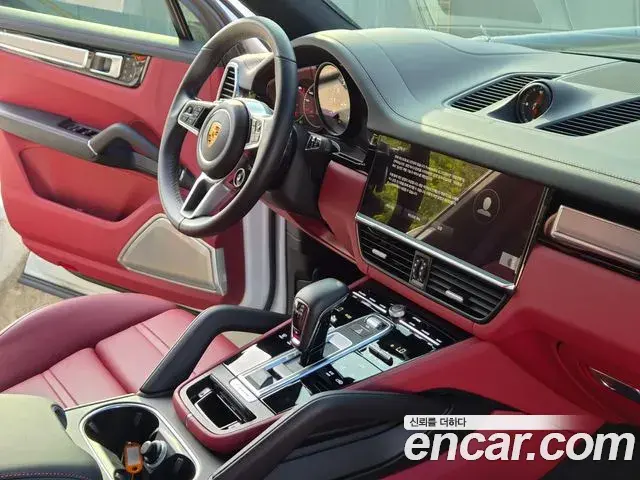 Porsche Cayenne 2022 — Photo 6/20