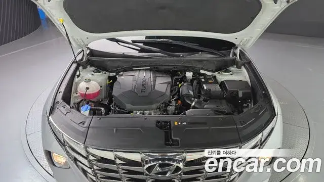 Hyundai Tucson Hybrid 2023 — Photo 8/20