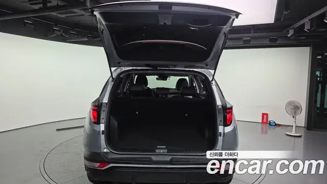 Hyundai Tucson Hybrid 2023 — Photo 2/20