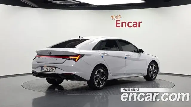 Hyundai The New Avante Hybrid 2021 — ფოტო 16/31