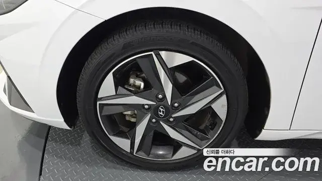 Hyundai The New Avante Hybrid 2021 — ფოტო 7/31