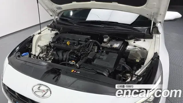 Hyundai The New Avante Hybrid 2021 — ფოტო 13/31