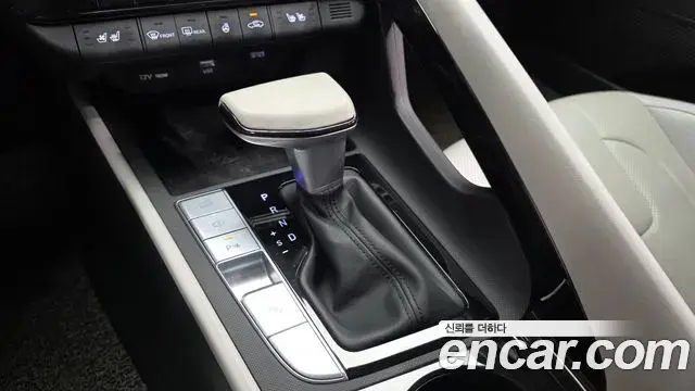 Hyundai The New Avante Hybrid 2021 — ფოტო 18/31