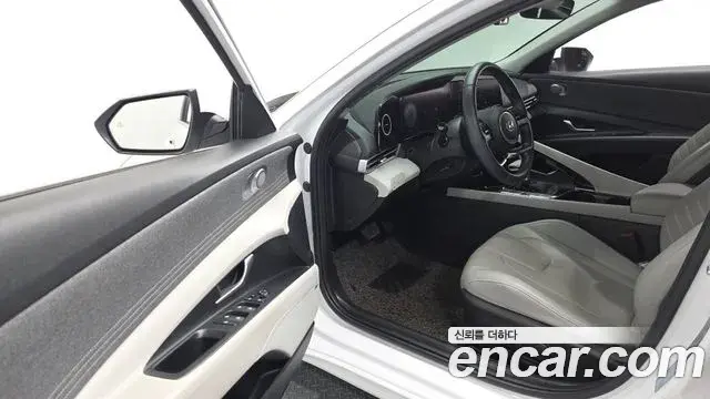 Hyundai The New Avante Hybrid 2021 — ფოტო 15/31