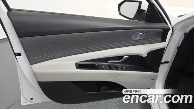Hyundai The New Avante Hybrid 2021 — ფოტო 30/31