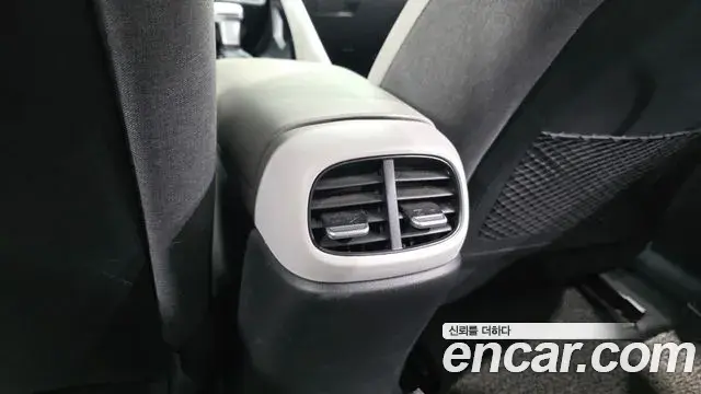 Hyundai The New Avante Hybrid 2021 — ფოტო 23/31