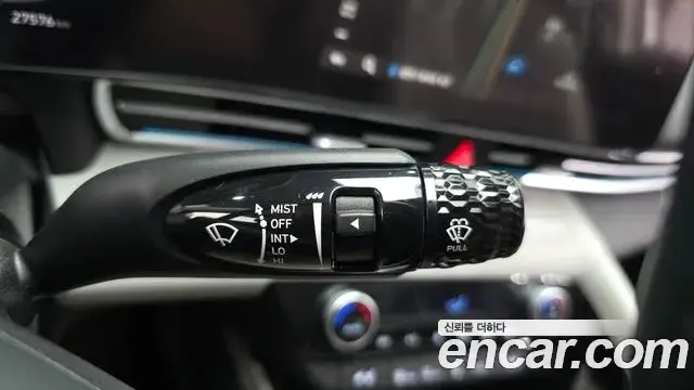 Hyundai The New Avante Hybrid 2021 — ფოტო 22/31