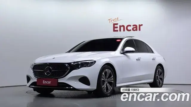 Mercedes-Benz E-Class 2025 — ფოტო 31/33