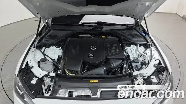 Mercedes-Benz E-Class 2025 — ფოტო 25/33