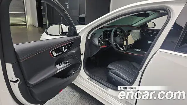 Mercedes-Benz E-Class 2025 — ფოტო 30/33