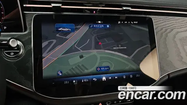 Mercedes-Benz E-Class 2025 — ფოტო 19/33