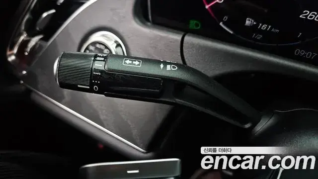 Mercedes-Benz E-Class 2025 — ფოტო 13/33