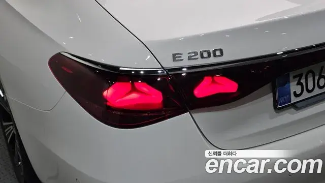 Mercedes-Benz E-Class 2025 — ფოტო 12/33