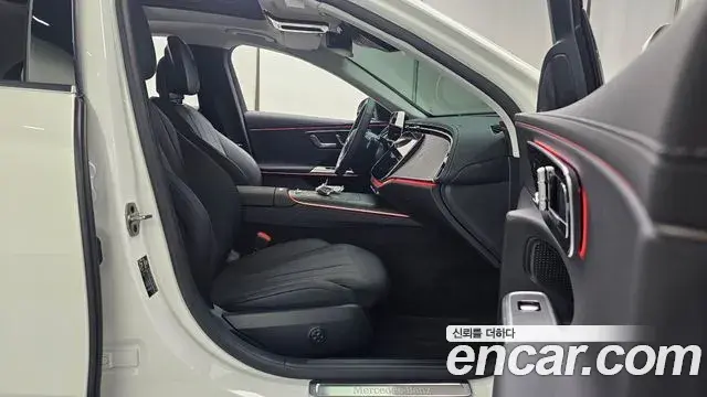 Mercedes-Benz E-Class 2025 — ფოტო 27/33
