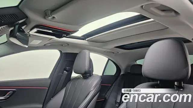 Mercedes-Benz E-Class 2025 — ფოტო 16/33