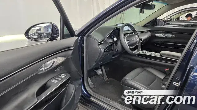 Genesis GV70 2022 — Şəkil 27/33
