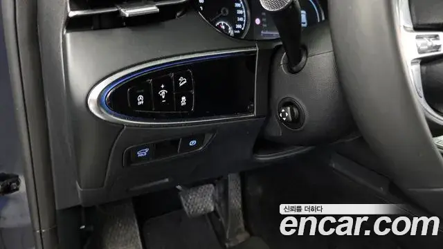 Genesis GV70 2022 — Şəkil 19/33