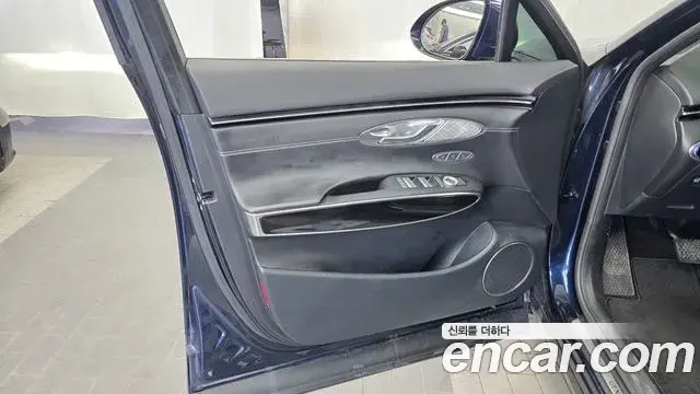 Genesis GV70 2022 — Şəkil 22/33