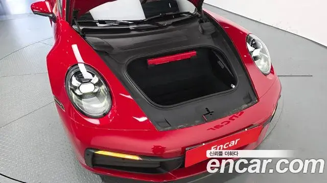 Porsche 911 2021 — ფოტო 19/32