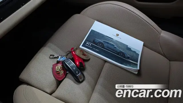 Porsche 911 2021 — ფოტო 1/32