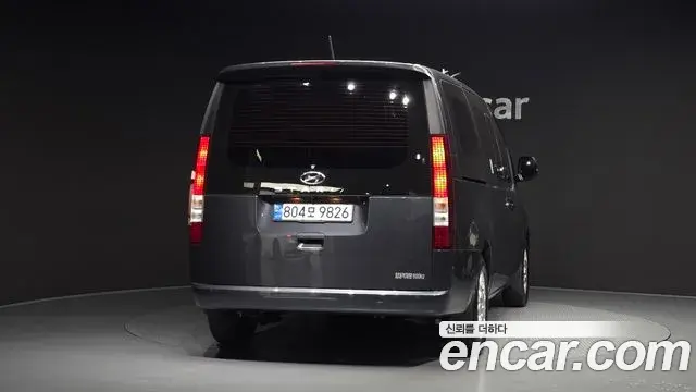Hyundai Staria 2022 — ფოტო 28/31