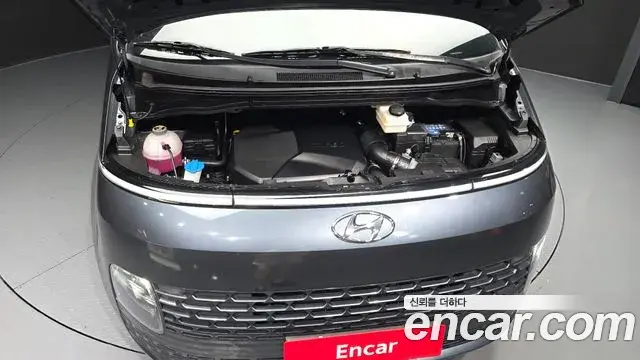 Hyundai Staria 2022 — ფოტო 7/31