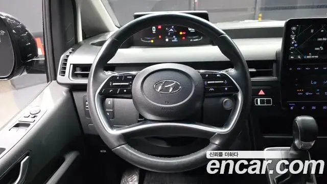 Hyundai Staria 2022 — ფოტო 11/31