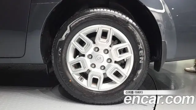 Hyundai Staria 2022 — ფოტო 5/31