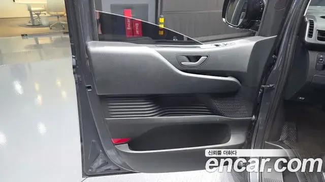 Hyundai Staria 2022 — ფოტო 22/31