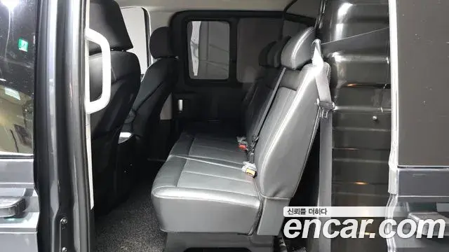 Hyundai Staria 2022 — ფოტო 14/31