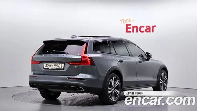 Volvo V60 Cross Country 2020 — ფოტო 9/31